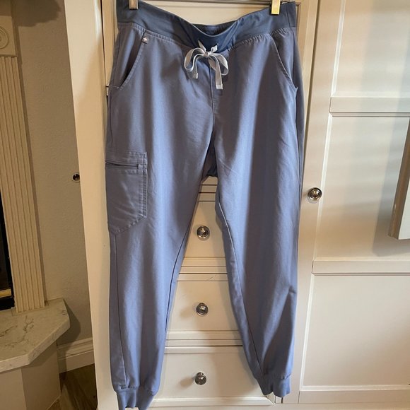 COPY - FIGS Scrub Set Vapor Blue Limited Color - Picture 1 of 6